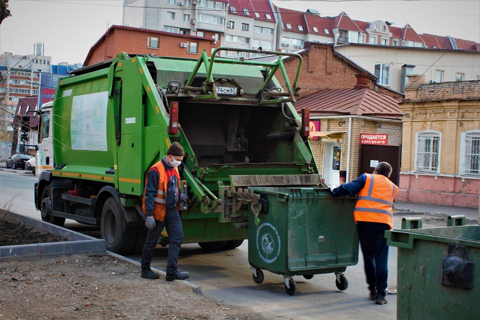 Машина которая забирает мусор